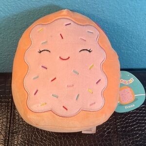 NWT Original Squishmallows Fresa S7 #1001 Plush 6 1/2” x 8”